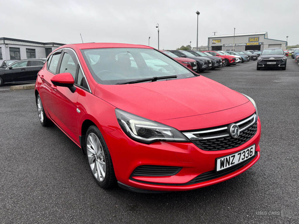 Vauxhall Astra 1.6 Cdti 16V Energy Red #3