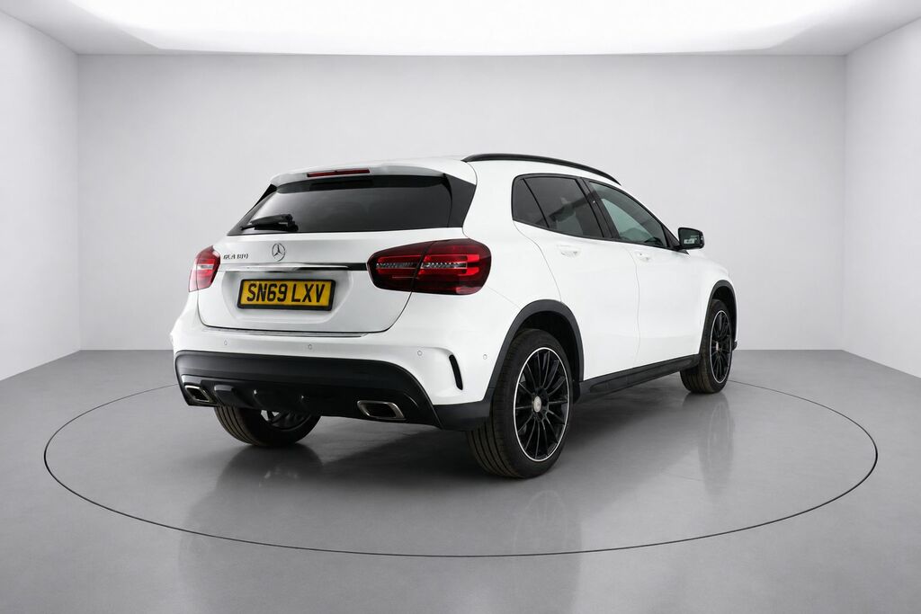Mercedes-Benz GLA Class Gla180 Amg Line Edition SN69LXV White #3