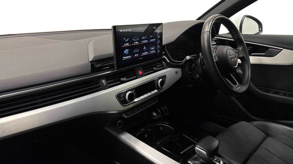 Audi A4 Tfsi 35 S Line White #3