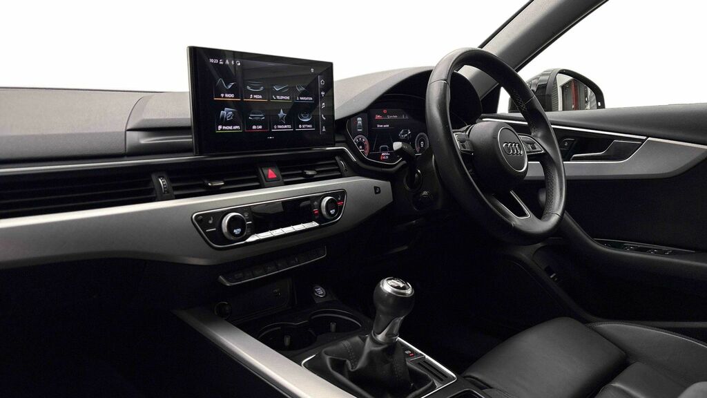 Audi A4 Tfsi 35 Sport Edition Black #4