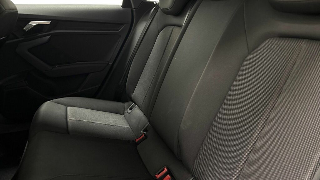 Audi A3 1.5 Tfsi 35 S Line Sportback HG23JWF Black #7