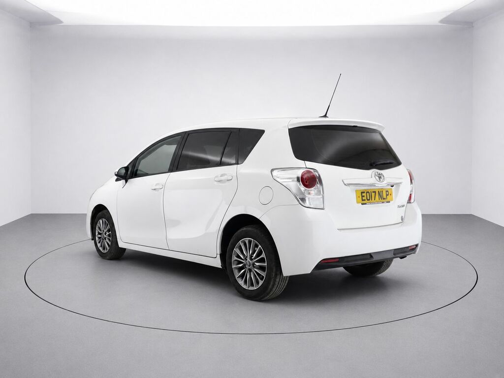 Toyota Verso Valvematic Active White #6