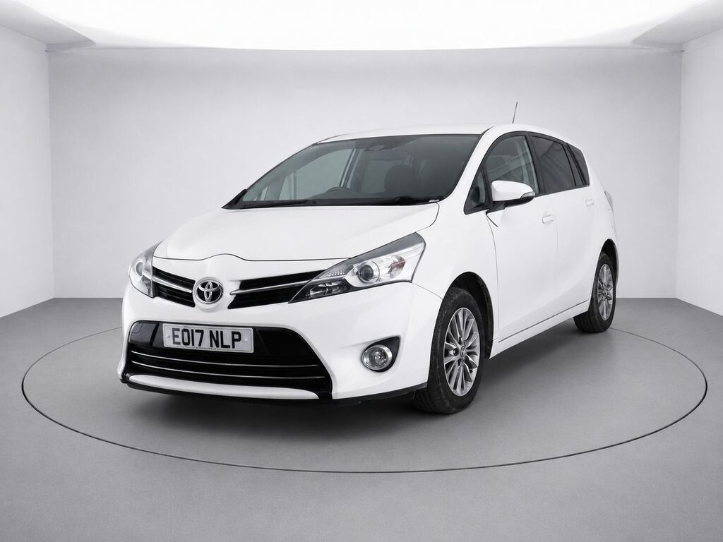 Toyota Verso Valvematic Active White #7