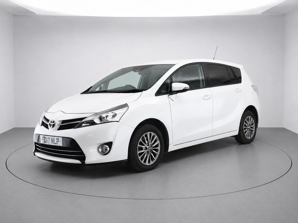 Toyota Verso Valvematic Active White #1