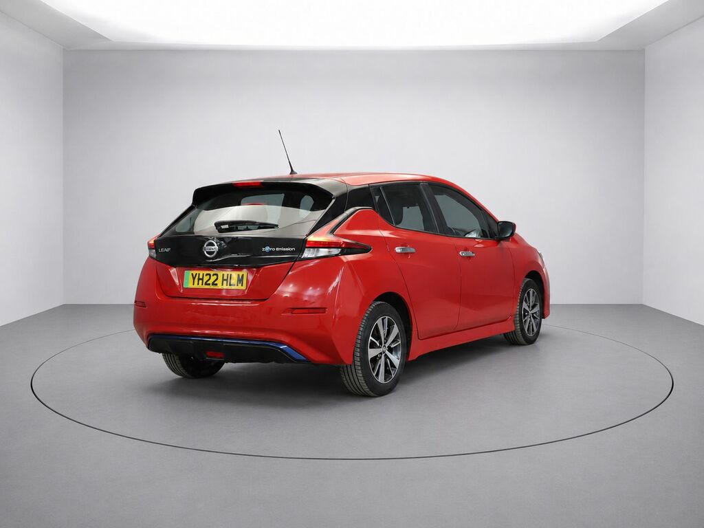Nissan Leaf Acenta Hatchback Red #4