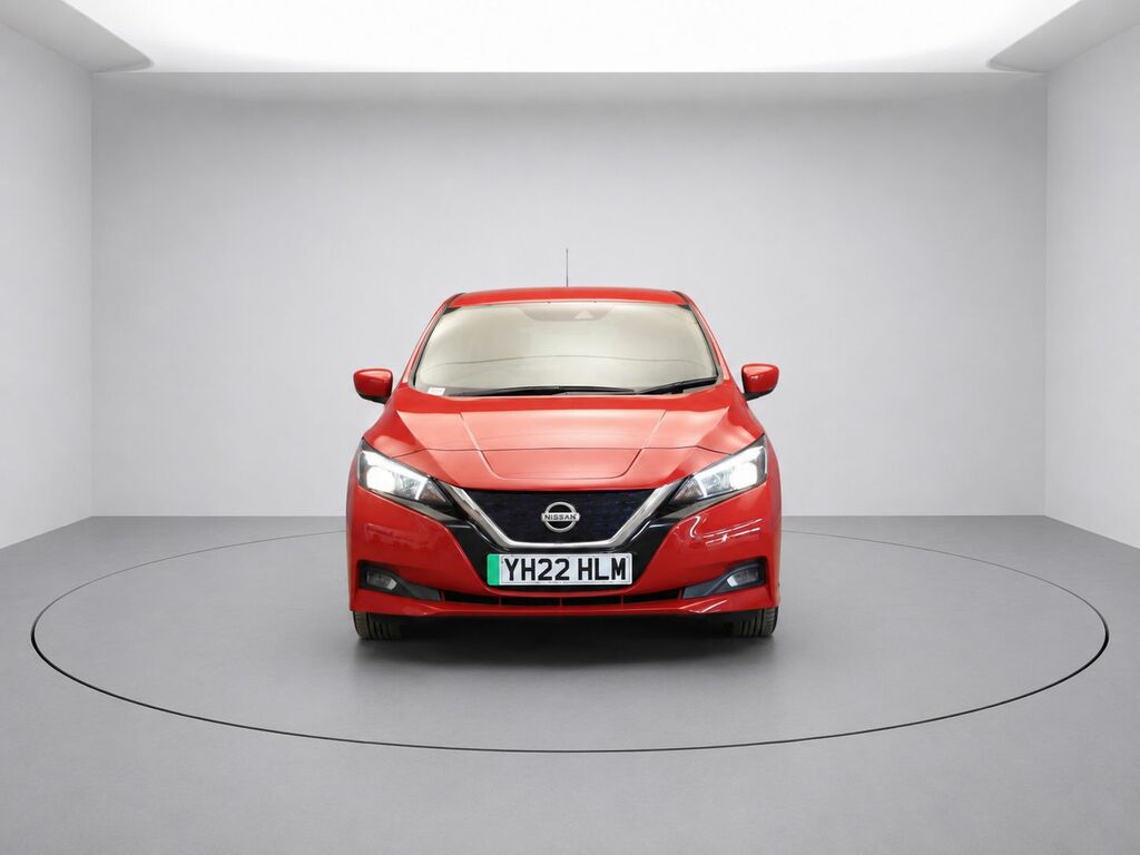Nissan Leaf Acenta Hatchback Red #3