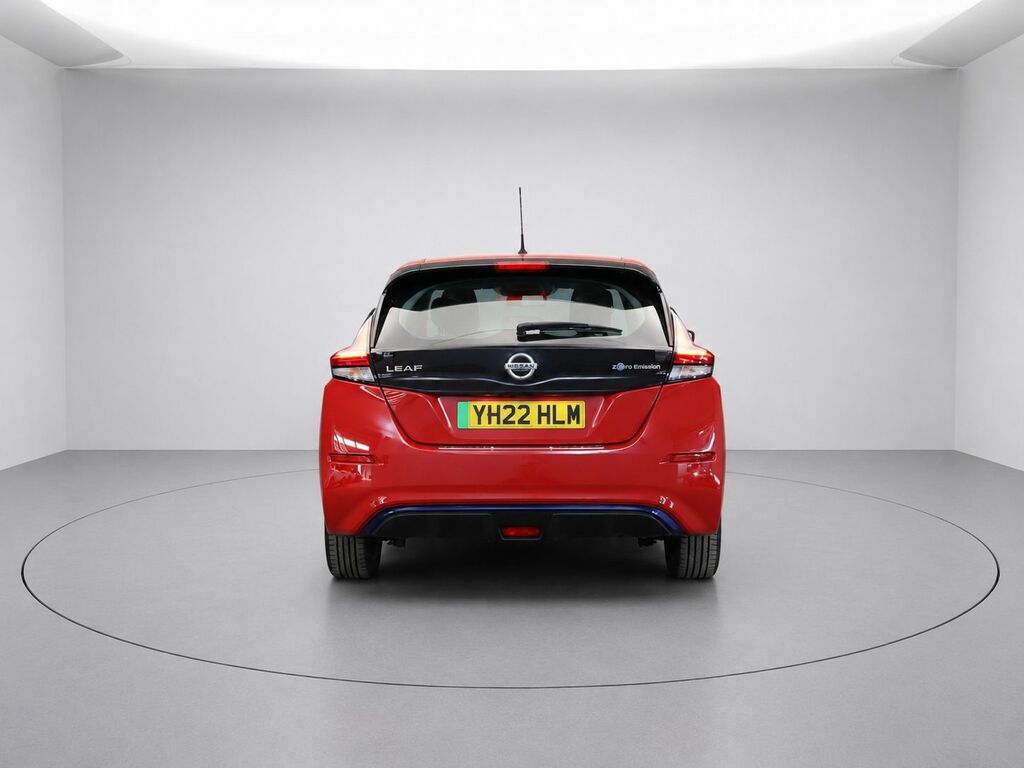 Nissan Leaf Acenta Hatchback Red #2
