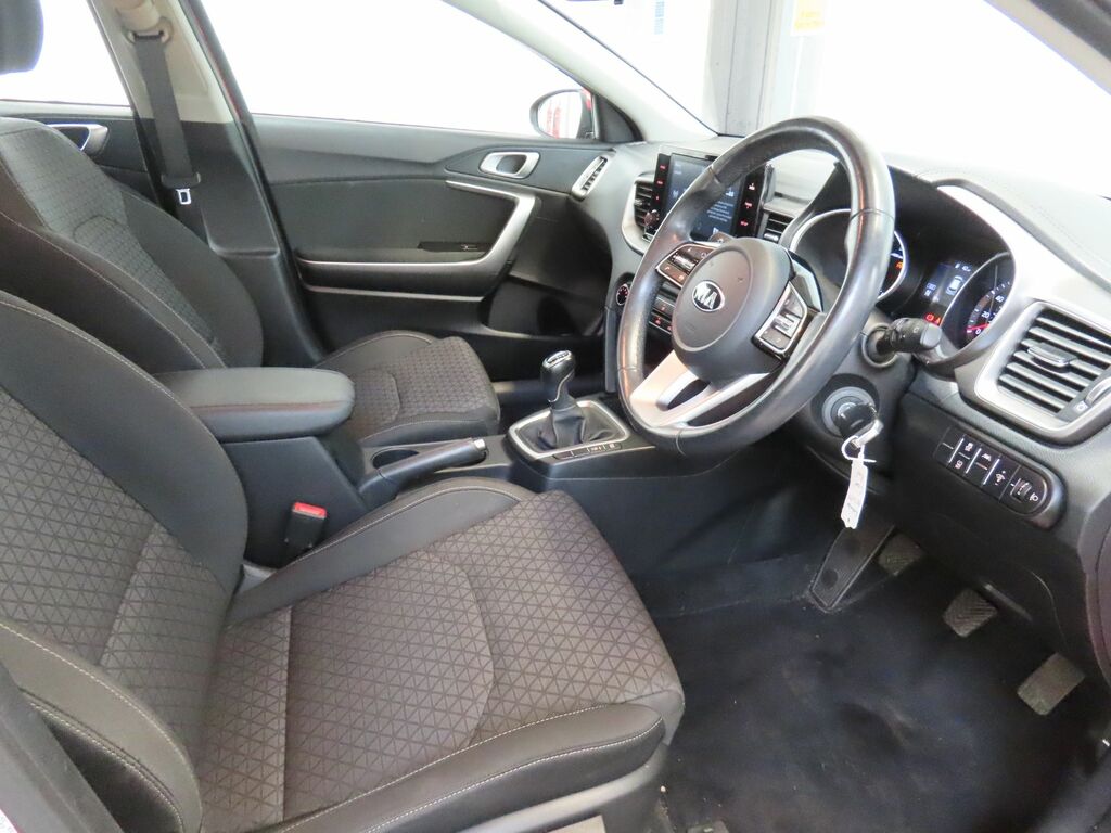 Kia Ceed Crdi Mhev 2 Hatchback Red #6