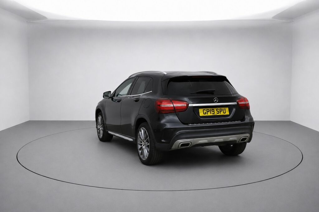 Mercedes-Benz GLA Class Gla180 Amg Line Edition Black #3