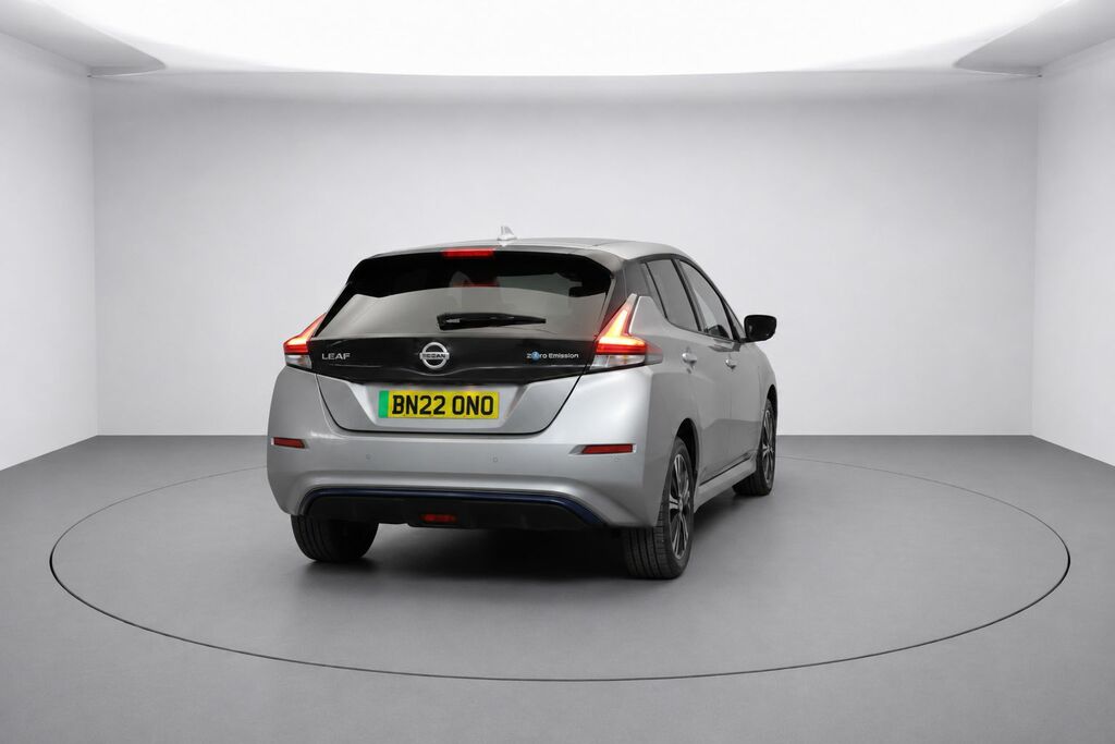 Nissan Leaf E N-connecta Hatchback Silver #3