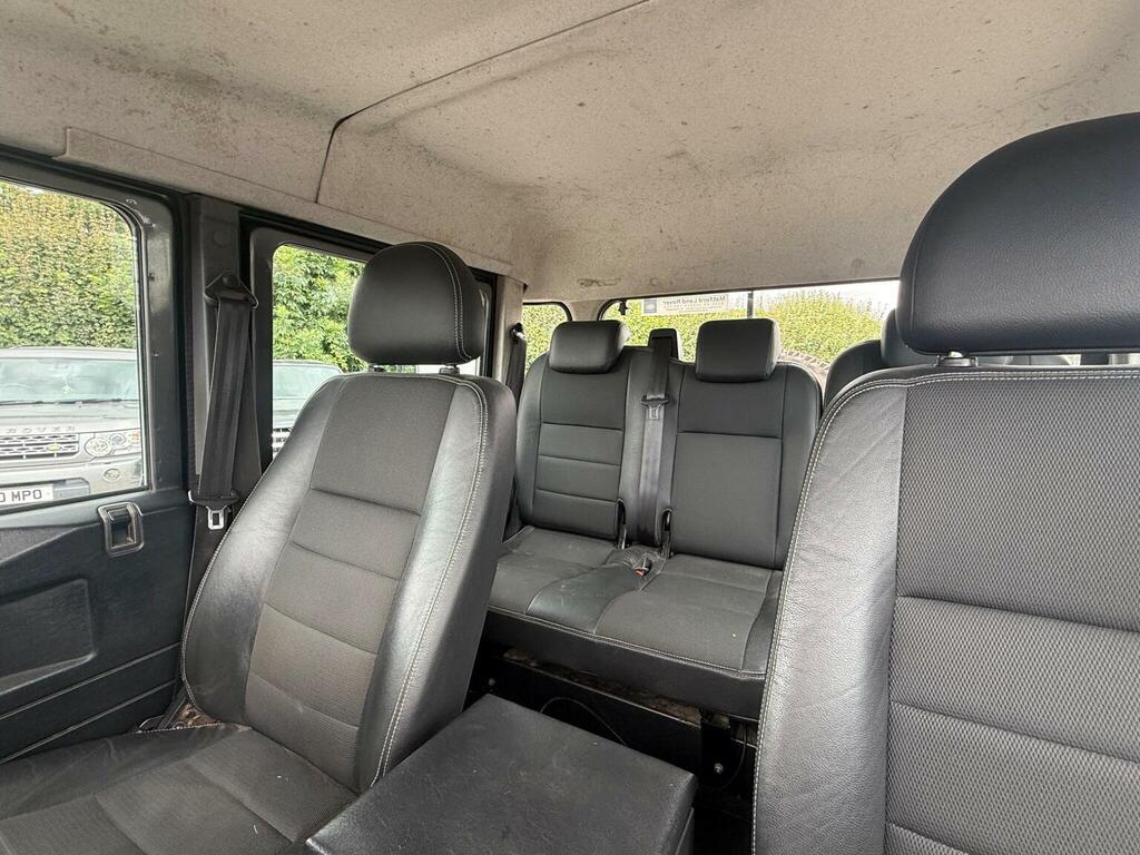 Land Rover Defender 110 Land Rover Defender 110 Black #5