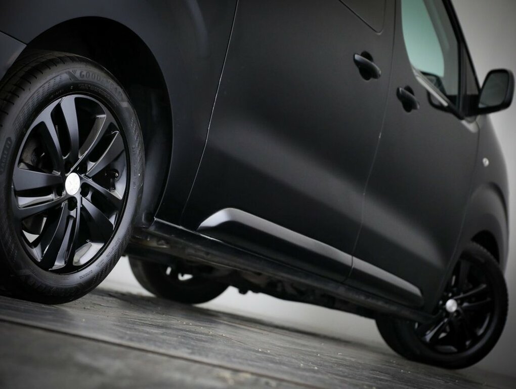 Peugeot Traveller 2L Active Black #6