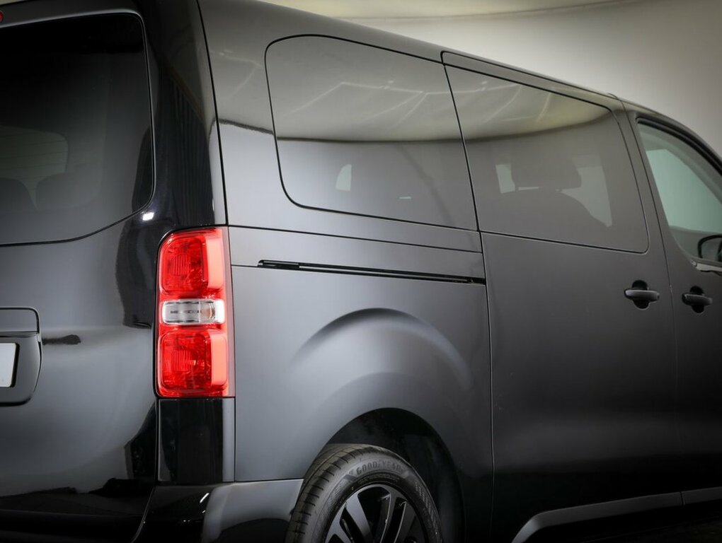 Peugeot Traveller 2L Active Black #5