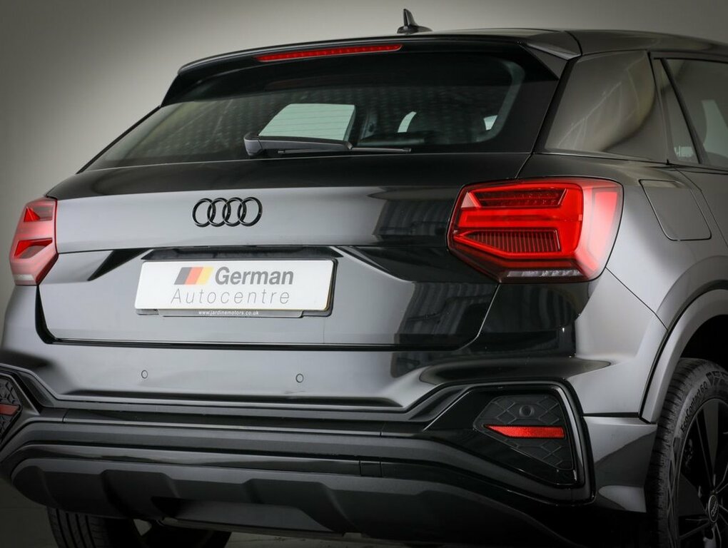 Audi Q2 1.5L S Line Black #5
