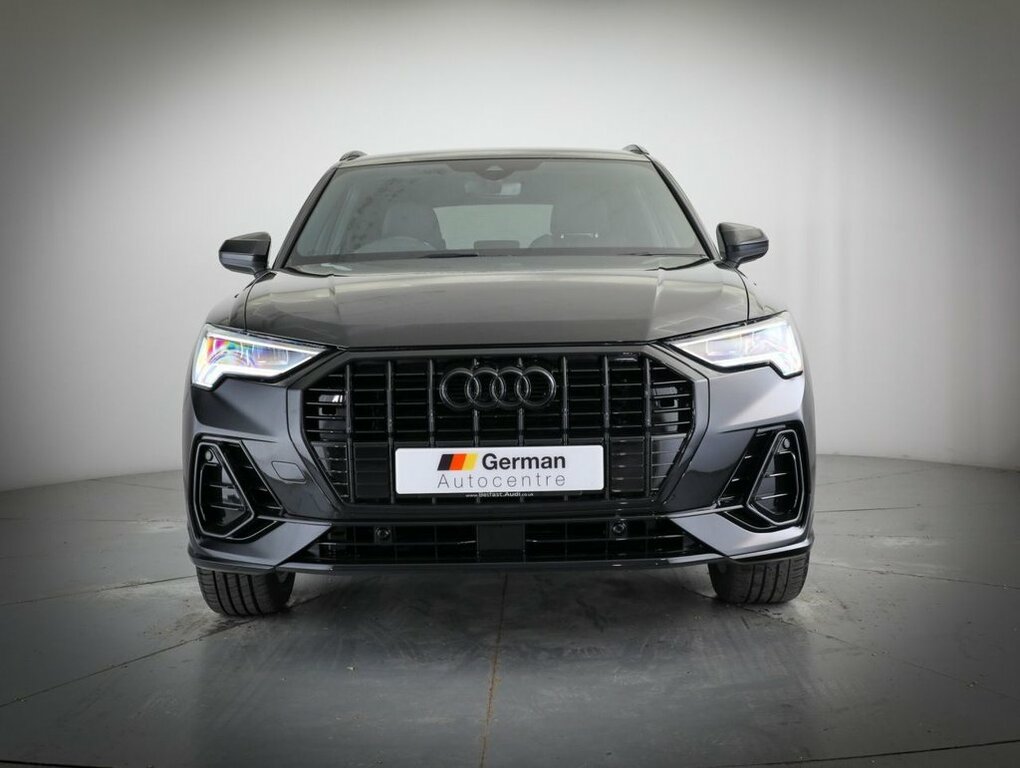 Audi Q3 1.5L S Line Black #4