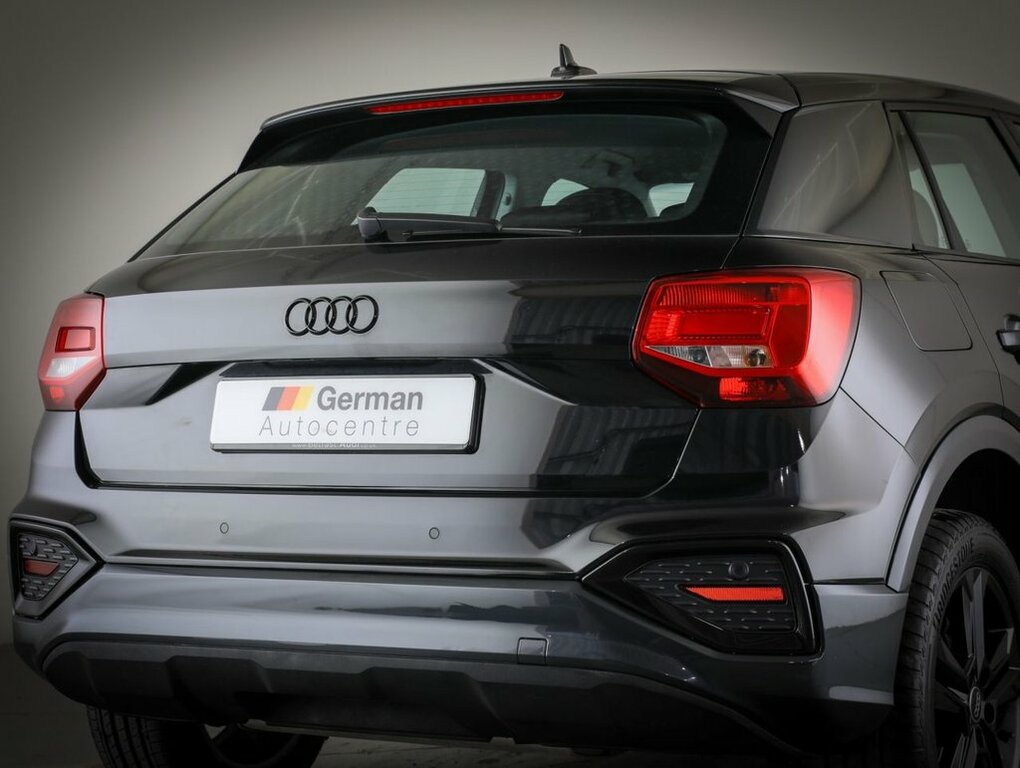Audi Q2 1L Sport Black #5