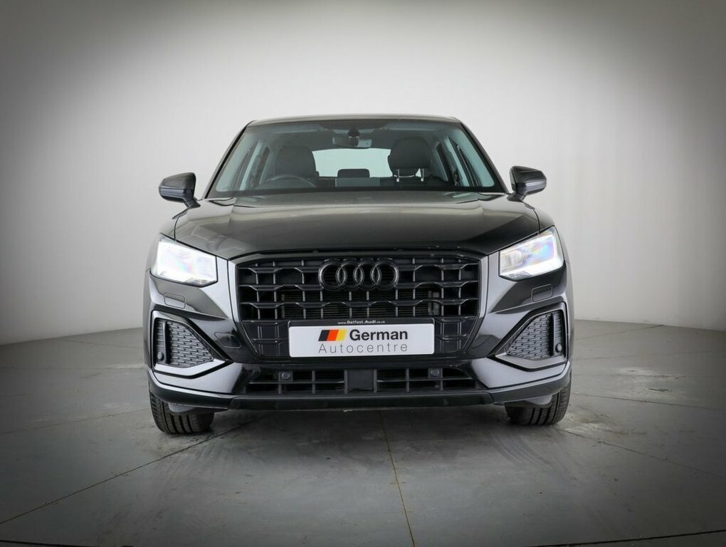 Audi Q2 1L Sport Black #4