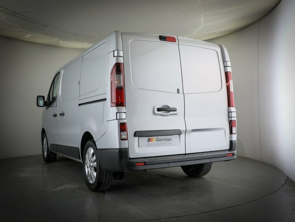 Renault Trafic 2L Business White #13