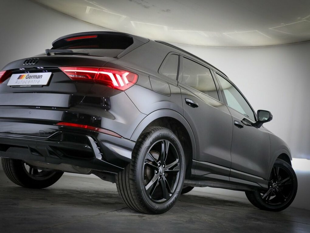 Audi Q3 1.5L S Line Black #6
