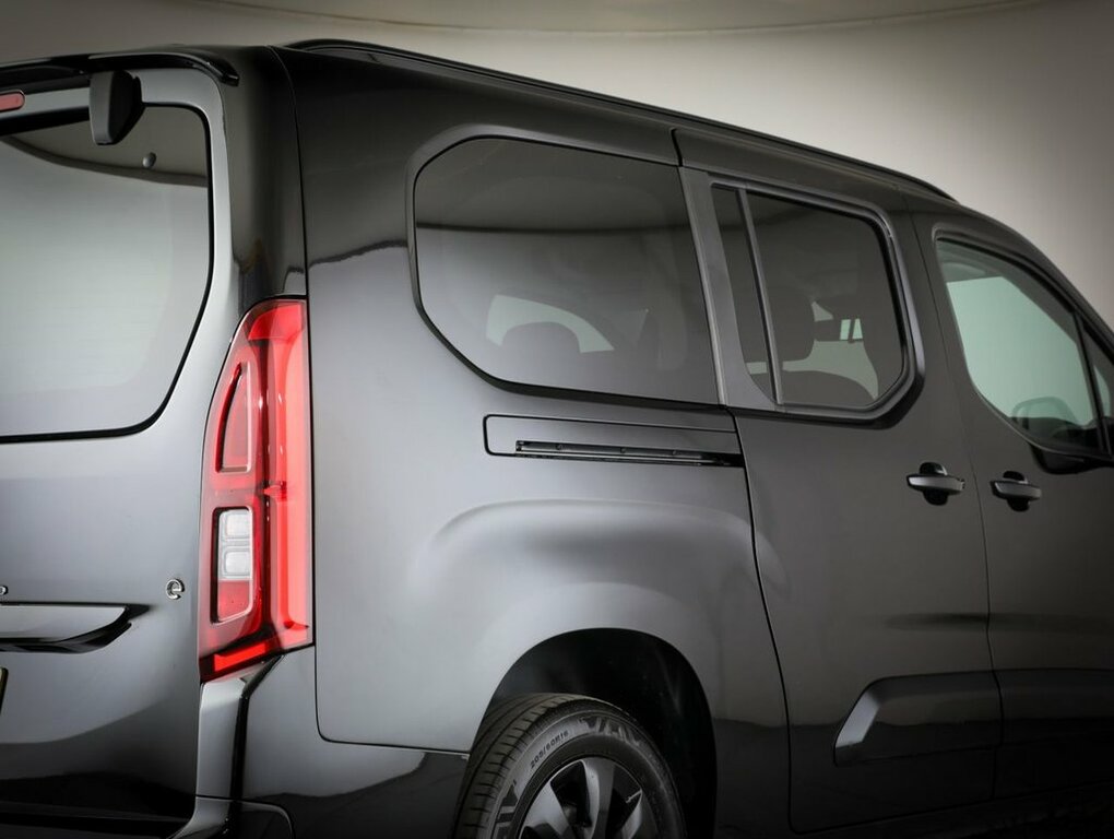 Vauxhall Combo-e Life Mpv Black #4