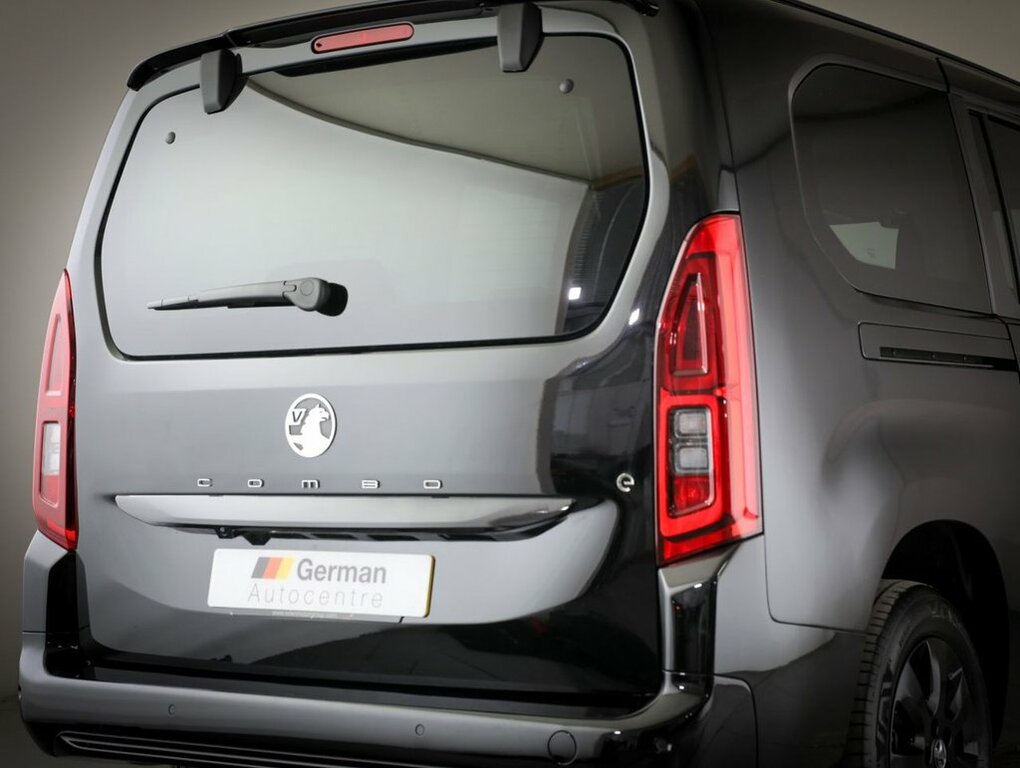 Vauxhall Combo-e Life Mpv Black #3