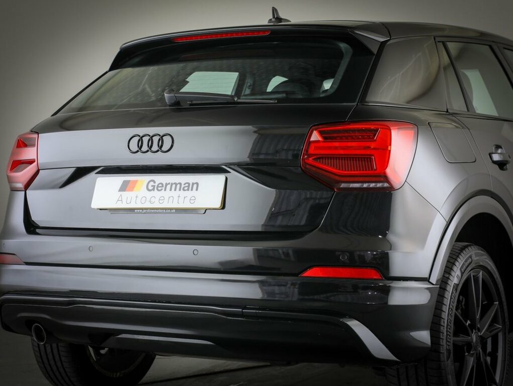 Audi Q2 1.6L S Line Black #5