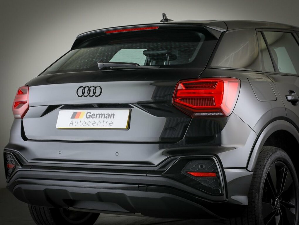 Audi Q2 1.5L S Line Black #5