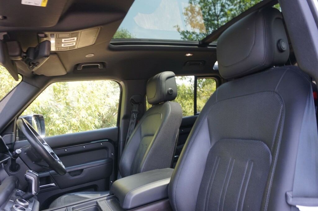 Land Rover Defender Estate Black #6