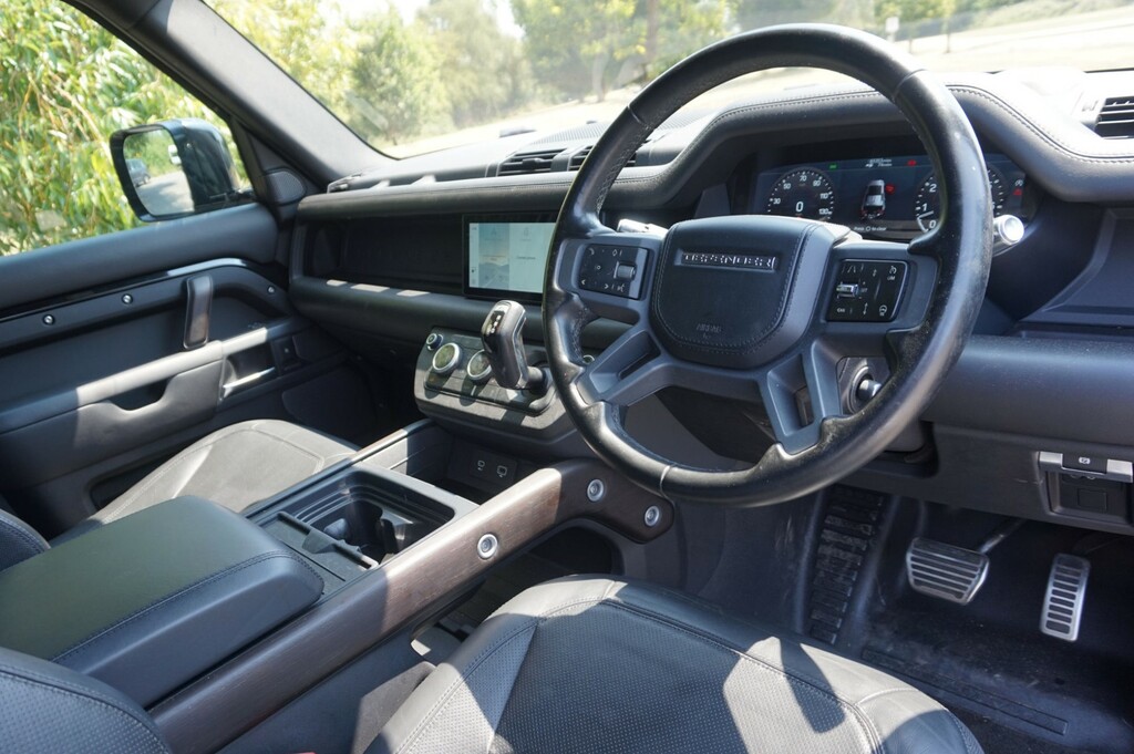 Land Rover Defender Estate Black #5