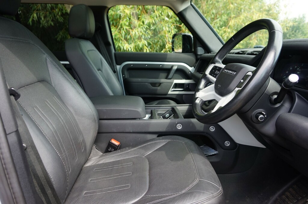 Land Rover Defender Estate Black #6