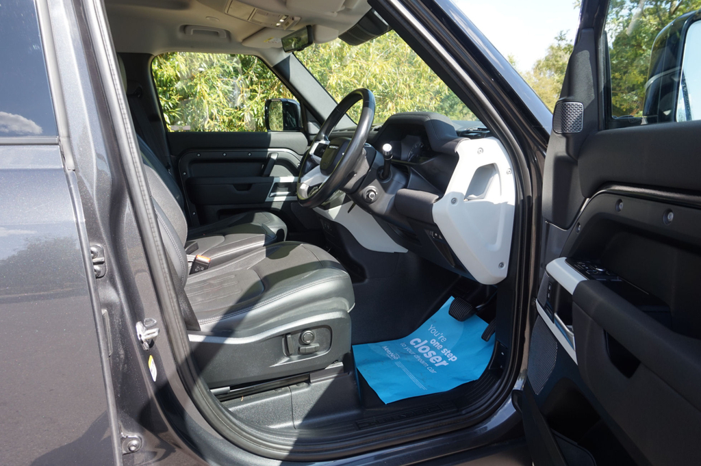 Land Rover Defender Hse Blue #8
