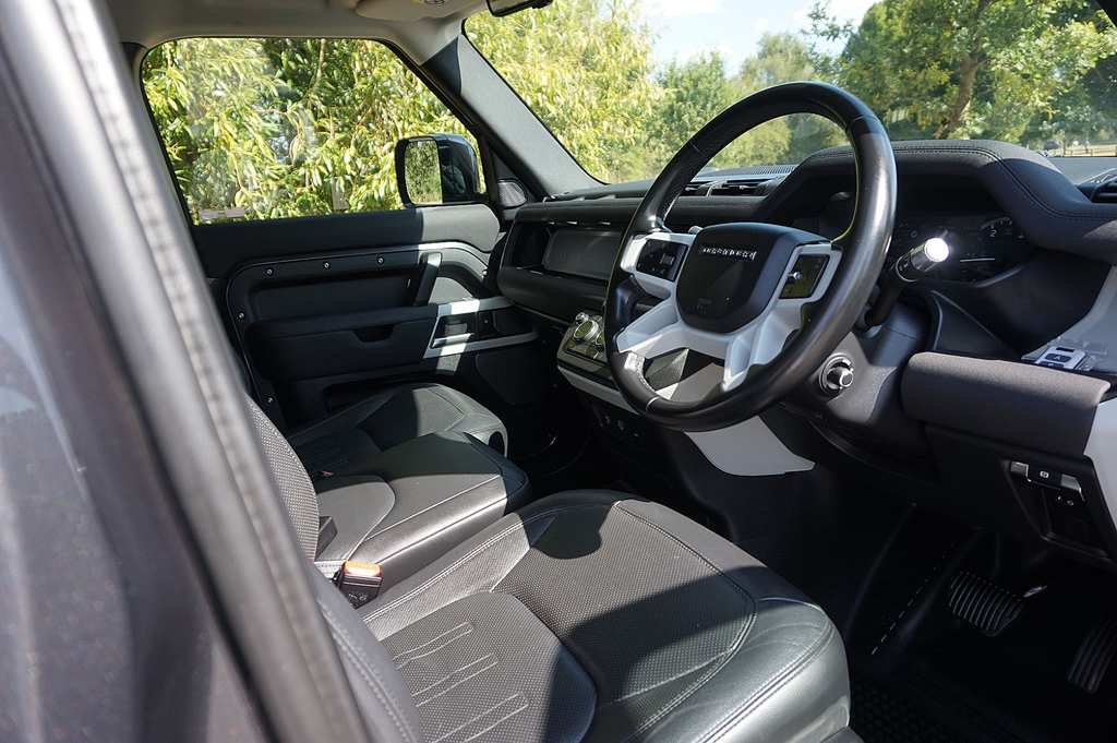 Land Rover Defender Hse Blue #29