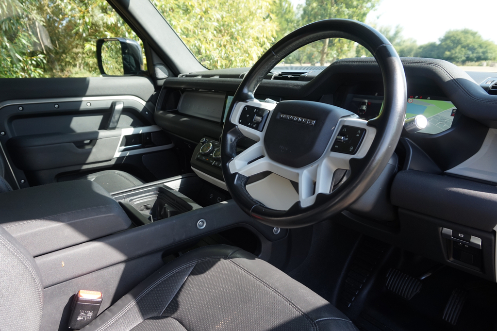 Land Rover Defender Estate Black #5