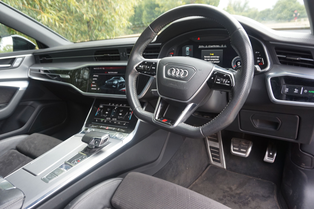 Audi A7 Hatchback Black #5