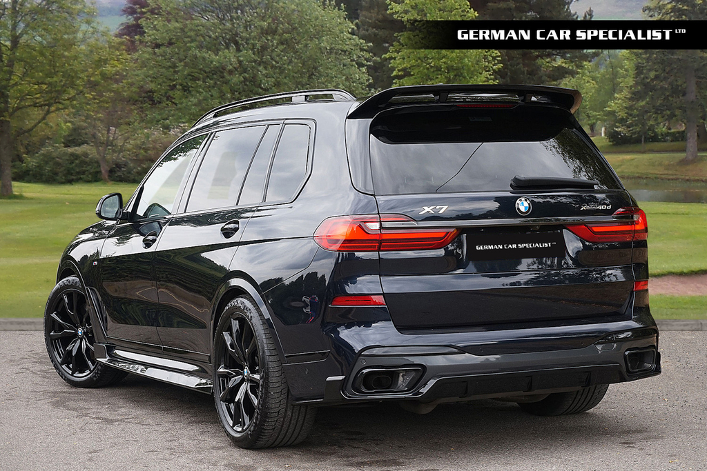 BMW X7 Estate Black #2