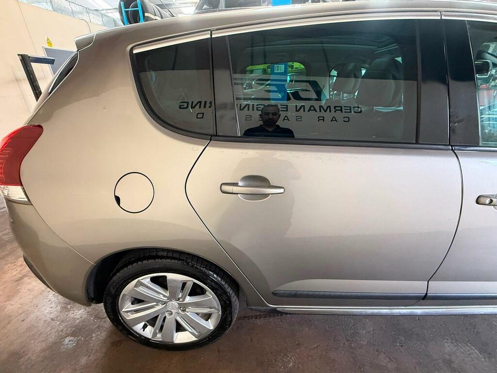 Peugeot 3008 Active White #21
