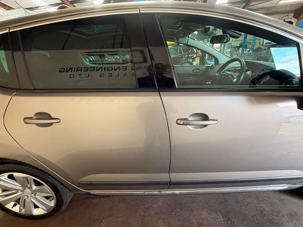 Peugeot 3008 Active White #32