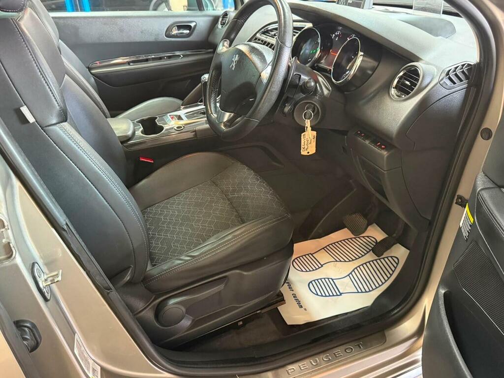 Peugeot 3008 Active White #36