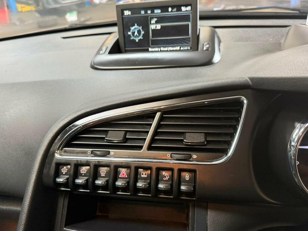 Peugeot 3008 Active White #40