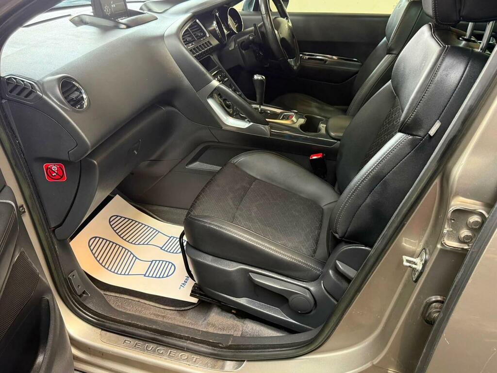 Peugeot 3008 Active White #33