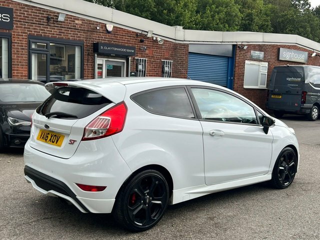 Ford Fiesta 1.6T Ecoboost St-2 Hatchback VA16XOV White #3
