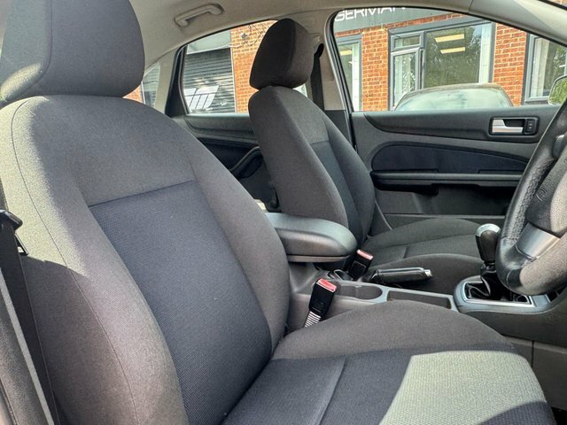 Ford Focus Hatchback 1.6 Tdci Ghia Cvt 200707 Blue #10