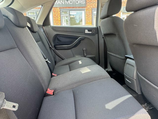 Ford Focus Hatchback 1.6 Tdci Ghia Cvt 200707 Blue #16