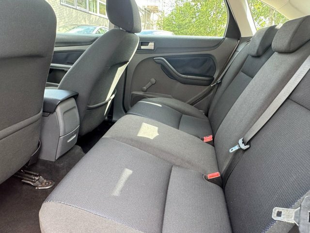 Ford Focus Hatchback 1.6 Tdci Ghia Cvt 200707 Blue #14