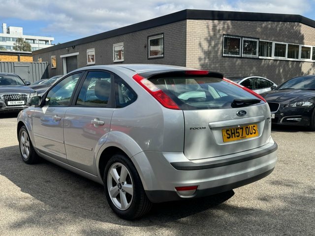 Ford Focus 1.8 Zetec Climate Hatchback Silver #4