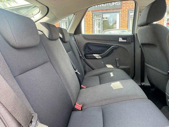 Ford Focus Hatchback 1.6 Tdci Ghia Cvt 200707 Blue #17