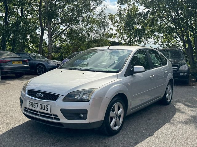 Ford Focus 1.8 Zetec Climate Hatchback Silver #2