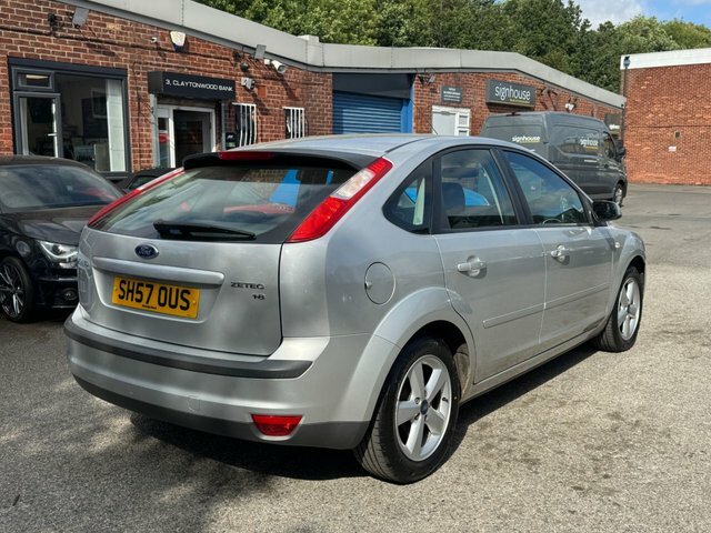 Ford Focus 1.8 Zetec Climate Hatchback Silver #5