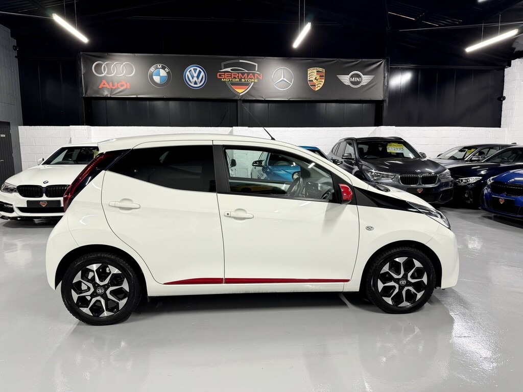 Toyota Aygo 1.0 Vvt-i X-trend White #4