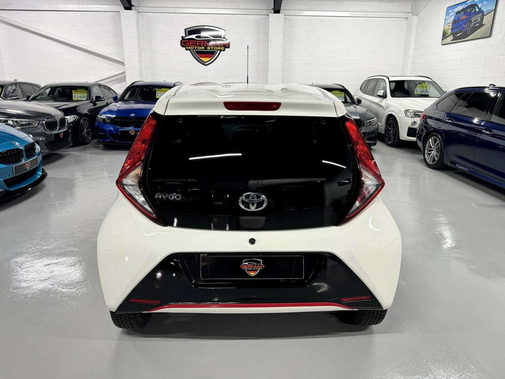 Toyota Aygo Hatchback Black #27